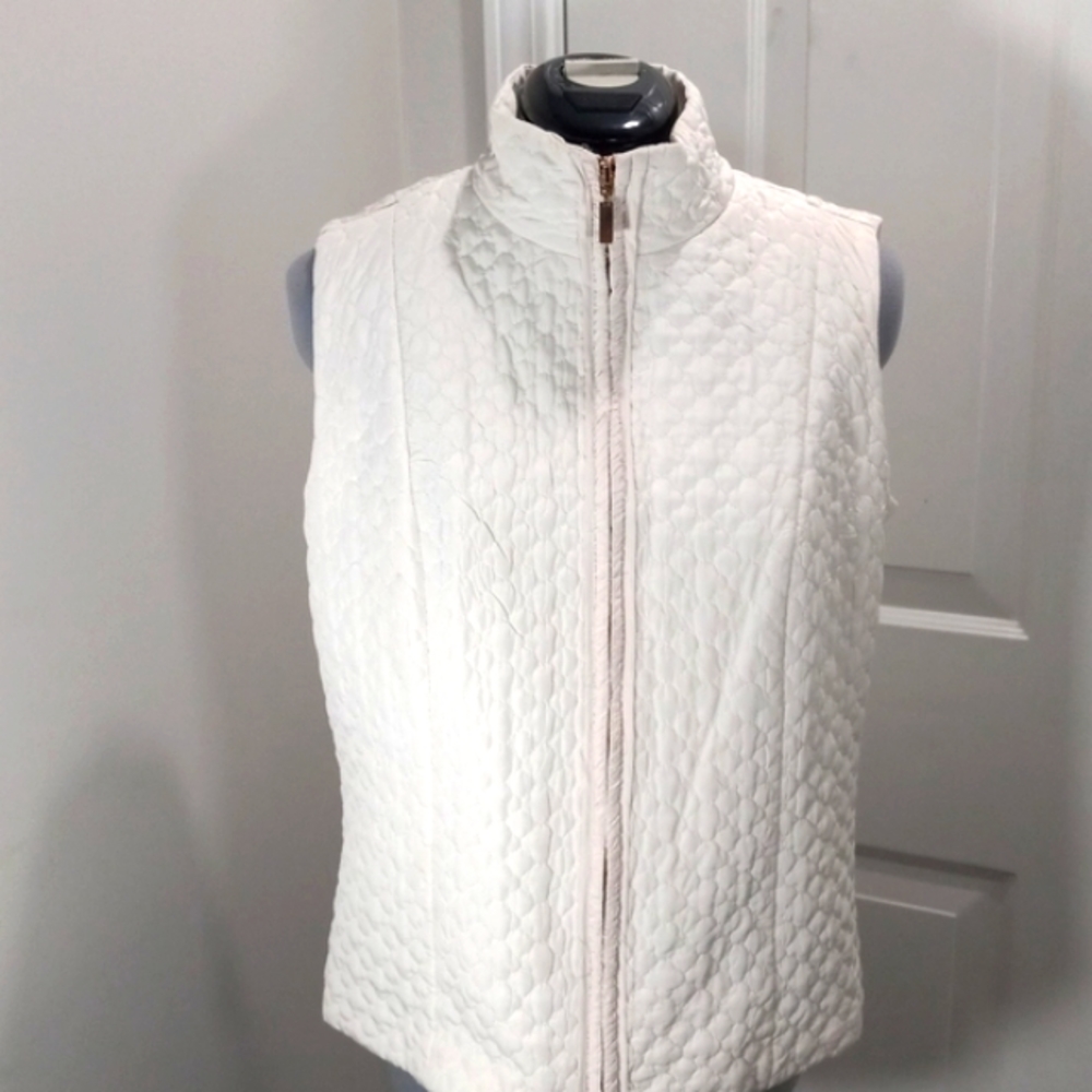 Women's  Sz Pet/med Ivory Vest with Front Zipper